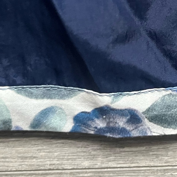 NEW Coming of Age NYC Liberty Fabric Navy Blue Sleeveless Tank Rose Trim Size L - Picture 3 of 8